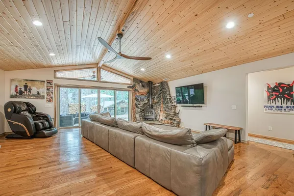 $1,490,000 | 39153 Granite Lane, Shaver Lake, CA 93664