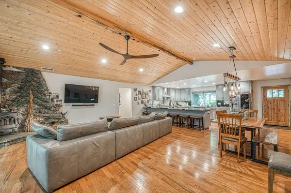 $1,490,000 | 39153 Granite Lane, Shaver Lake, CA 93664