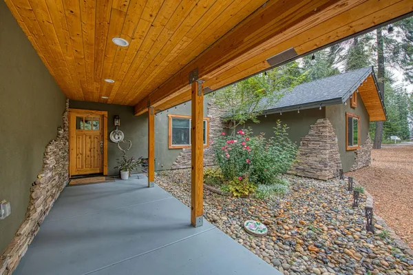 $1,490,000 | 39153 Granite Lane, Shaver Lake, CA 93664