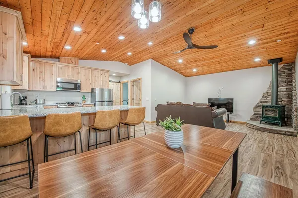 $1,490,000 | 39153 Granite Lane, Shaver Lake, CA 93664