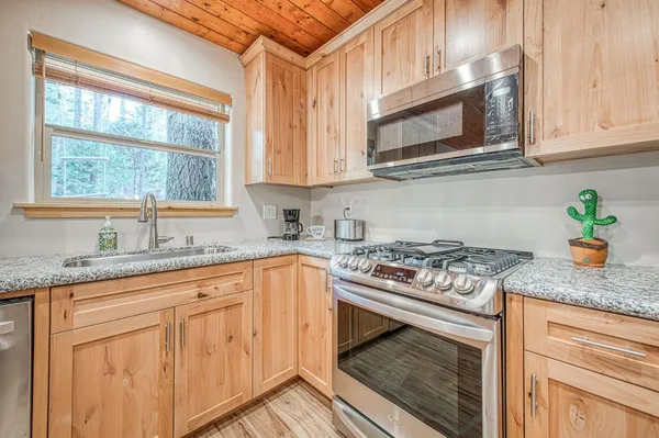 $1,490,000 | 39153 Granite Lane, Shaver Lake, CA 93664