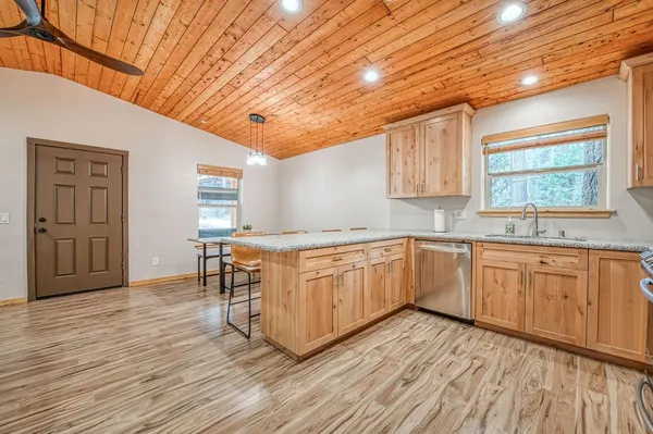 $1,490,000 | 39153 Granite Lane, Shaver Lake, CA 93664