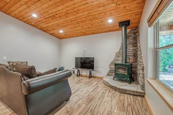 $1,490,000 | 39153 Granite Lane, Shaver Lake, CA 93664