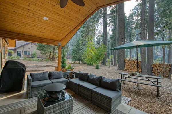$1,490,000 | 39153 Granite Lane, Shaver Lake, CA 93664