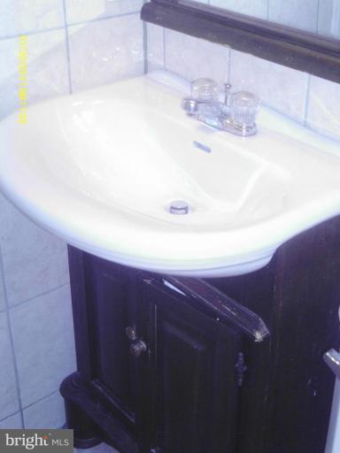 1241 18th Street Northeast, Unit 3 Washington, DC 20002 - Photo 10 of 19 Master Bath #2