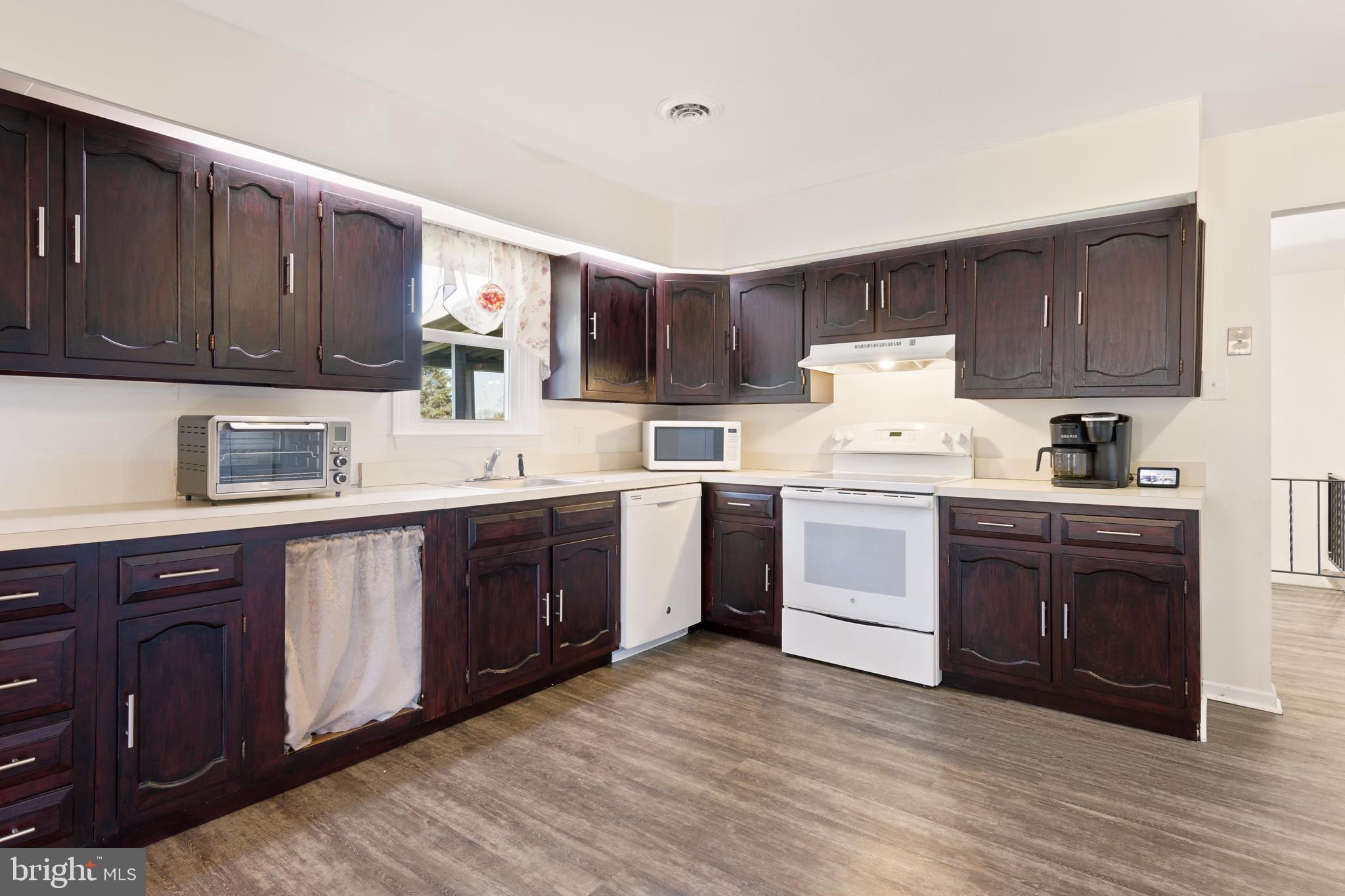 495 Valley Road West Grove, PA 19390 - Photo 9 of 23 Gallery Image 9
