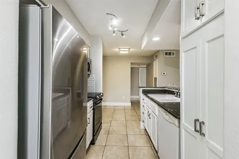 $118,900 | 250 El Dorado Boulevard, Unit 189, Webster, TX 77598