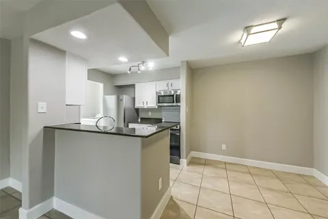 $118,900 | 250 El Dorado Boulevard, Unit 189, Webster, TX 77598