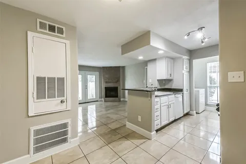 $118,900 | 250 El Dorado Boulevard, Unit 189, Webster, TX 77598