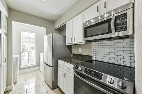 $118,900 | 250 El Dorado Boulevard, Unit 189, Webster, TX 77598