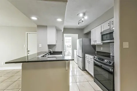 $118,900 | 250 El Dorado Boulevard, Unit 189, Webster, TX 77598