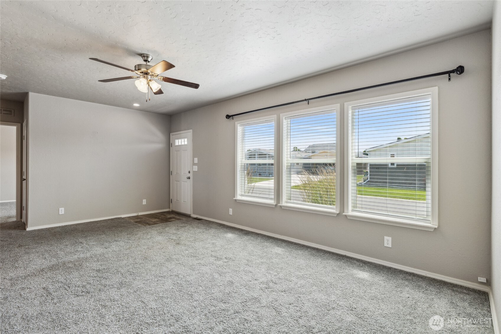 1701 Burr Avenue, Unit 67 Moses Lake, WA 98837 - Photo 8 of 33