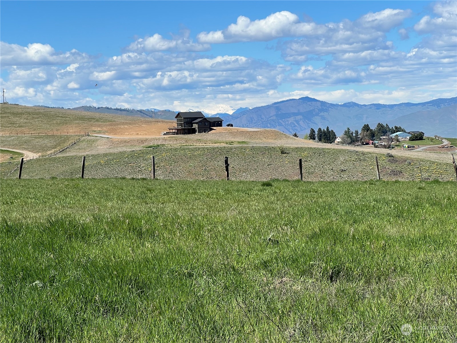 420 Bohart Road Wenatchee, WA 98801 - Photo 8 of 13 Gallery Image 8