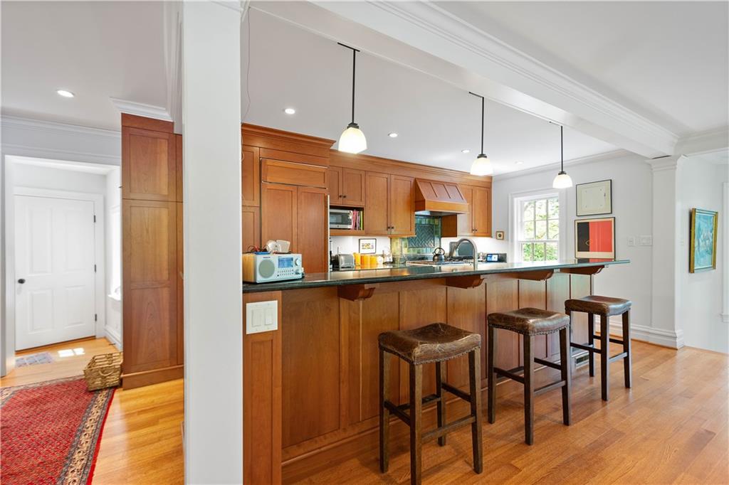 739 Chestnut Road Sewickley, PA 15143 - Photo 15 of 45 The bar area is ideal for quick bites or as a buffet serving area.