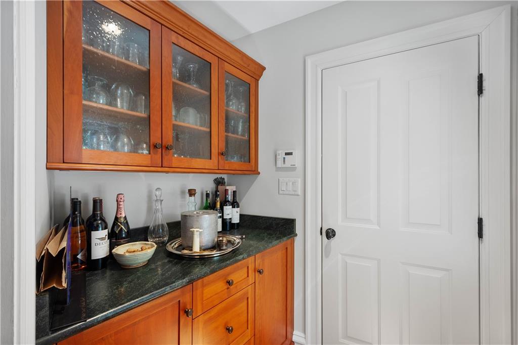 739 Chestnut Road Sewickley, PA 15143 - Photo 19 of 45 Bar area off the kitchen.