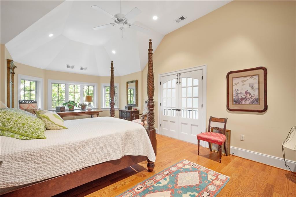 739 Chestnut Road Sewickley, PA 15143 - Photo 22 of 45 Large, light filled primary bedroom.