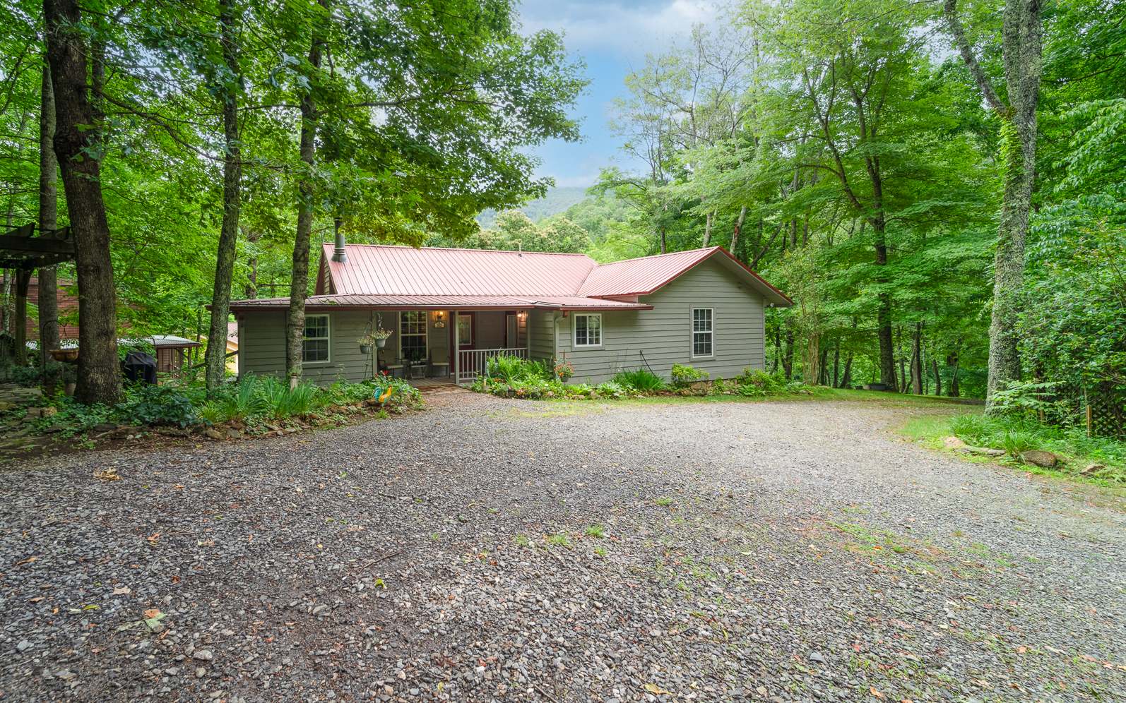 1025 Bill Barker Road Murphy, NC 28906 - Photo 1 of 50 Main View