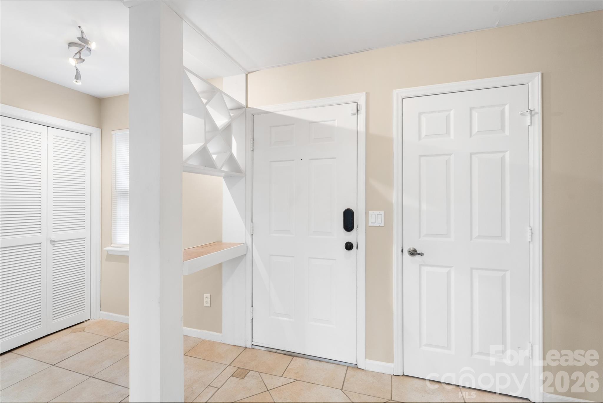 7825 Renaissance Court, Unit B Charlotte, NC 28226 - Photo 4 of 27