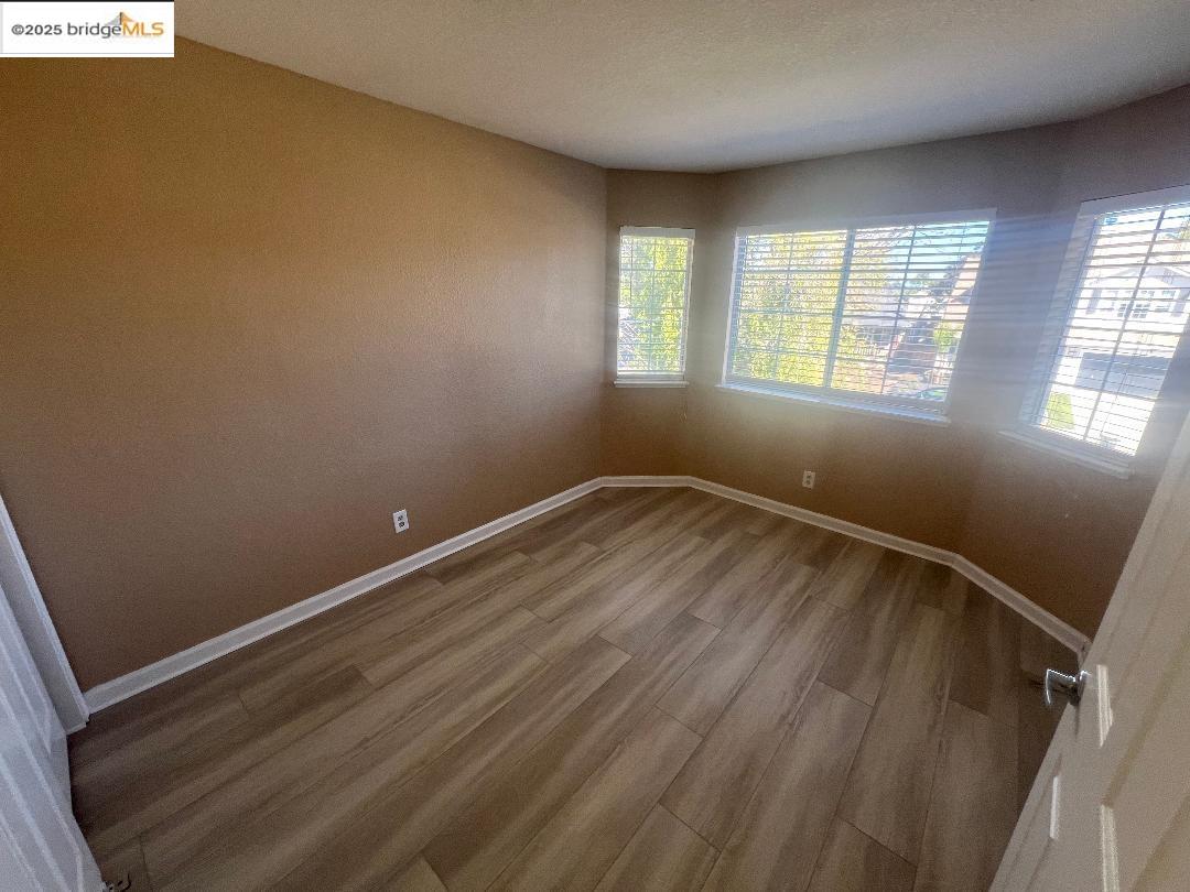 5016 Perry Way Antioch, CA 94531 - Photo 10 of 16 an empty room with windows