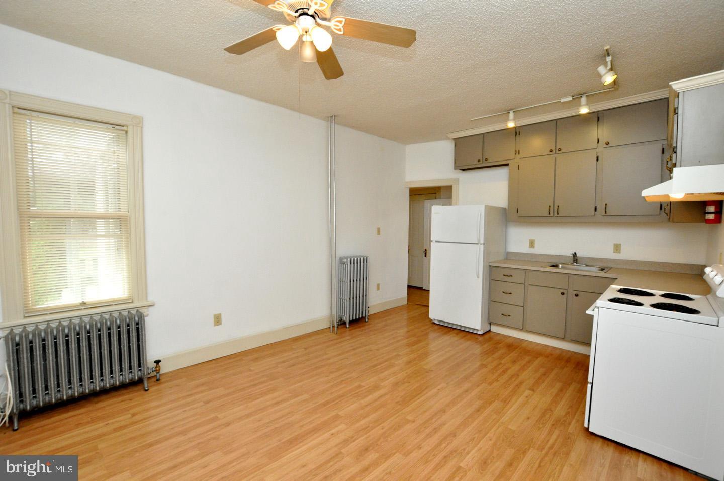 824 Laurel Street Delanco, NJ 08075 - Photo 18 of 31 1st floor eat-in kitchen