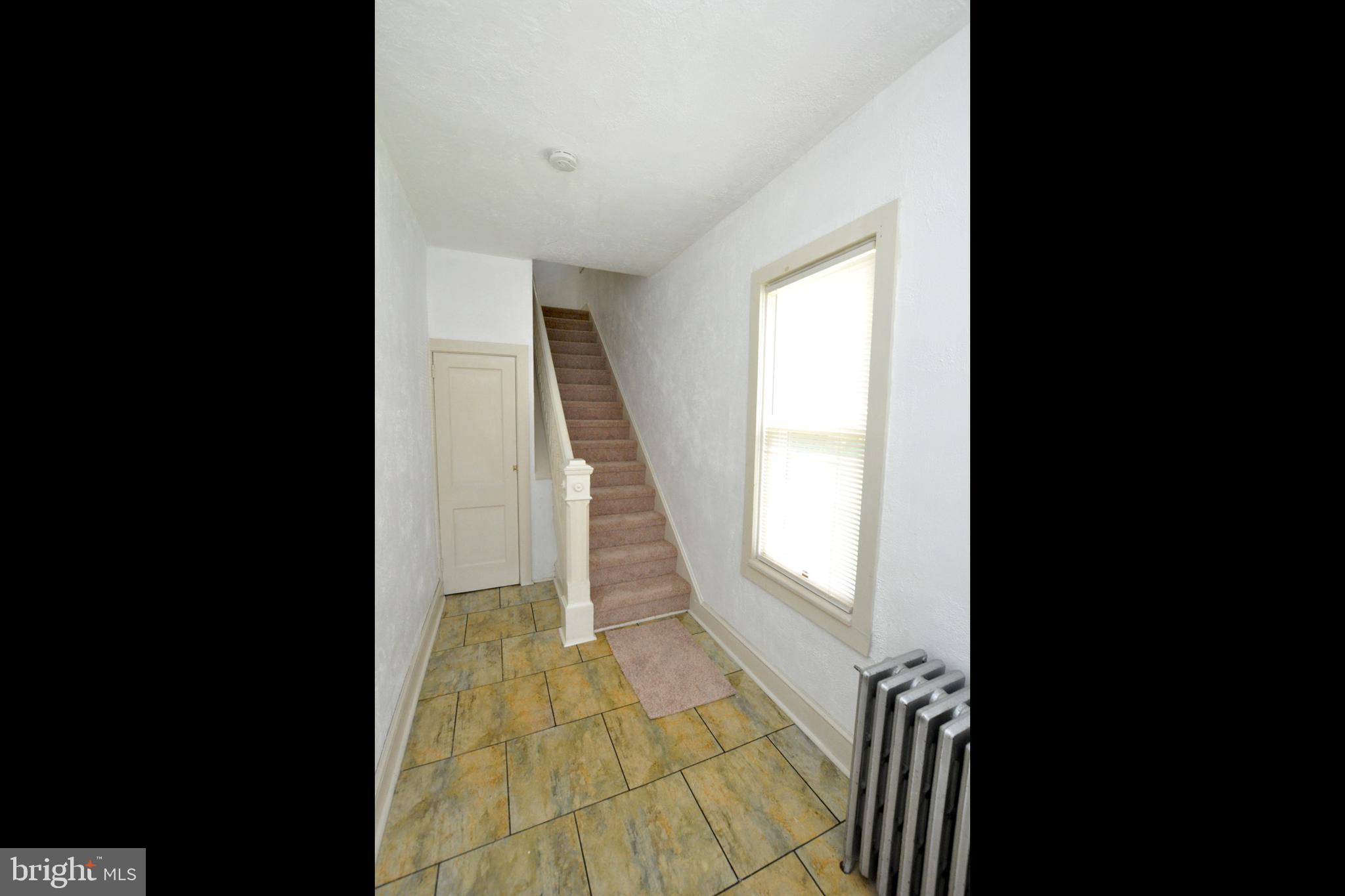 824 Laurel Street Delanco, NJ 08075 - Photo 4 of 31 Foyer Entry to 2nd floor Apartment
