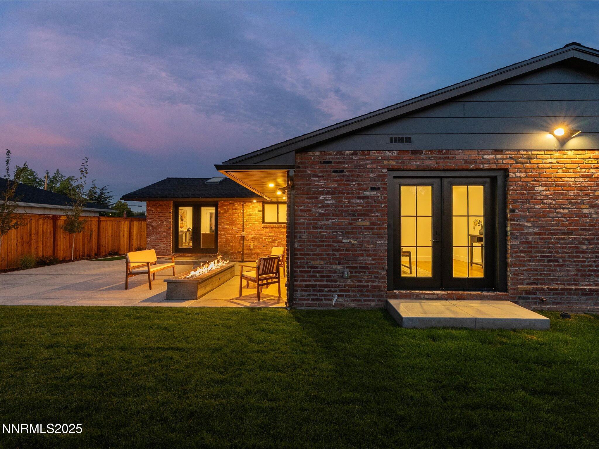 1245 Sharon Way Reno, NV 89509 - Photo 50 of 51 091-1245 Sharon Way-twilights-112