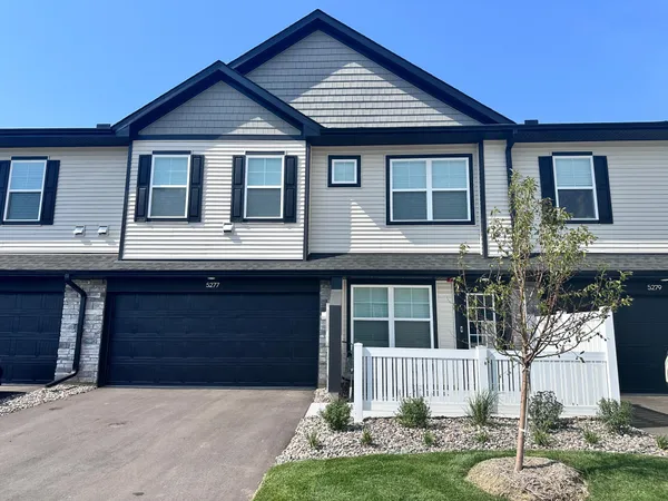 $2,575 | 5277 Long Pointe Pass, St. Paul, MN 55129