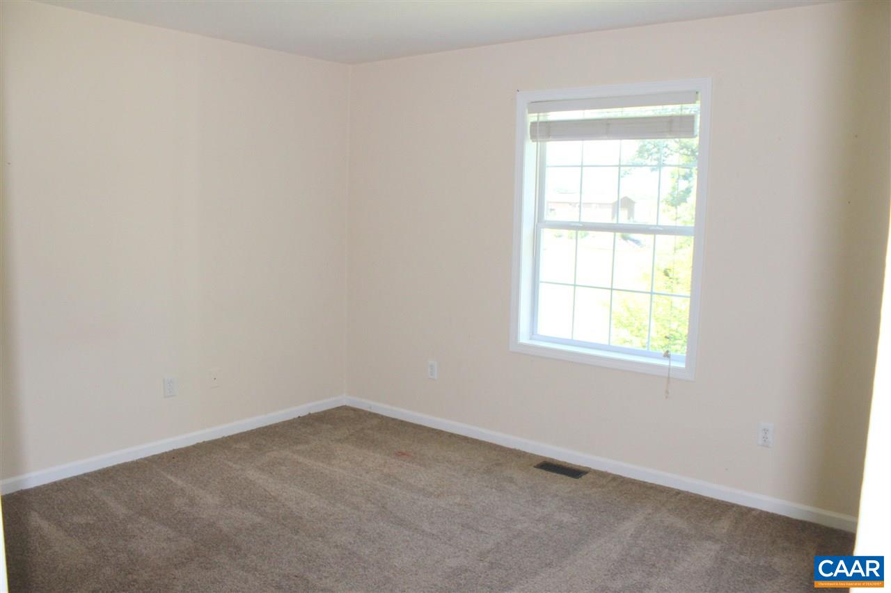 322 Chapel Road Ruckersville, VA 22968 - Photo 7 of 15 an empty room with a window