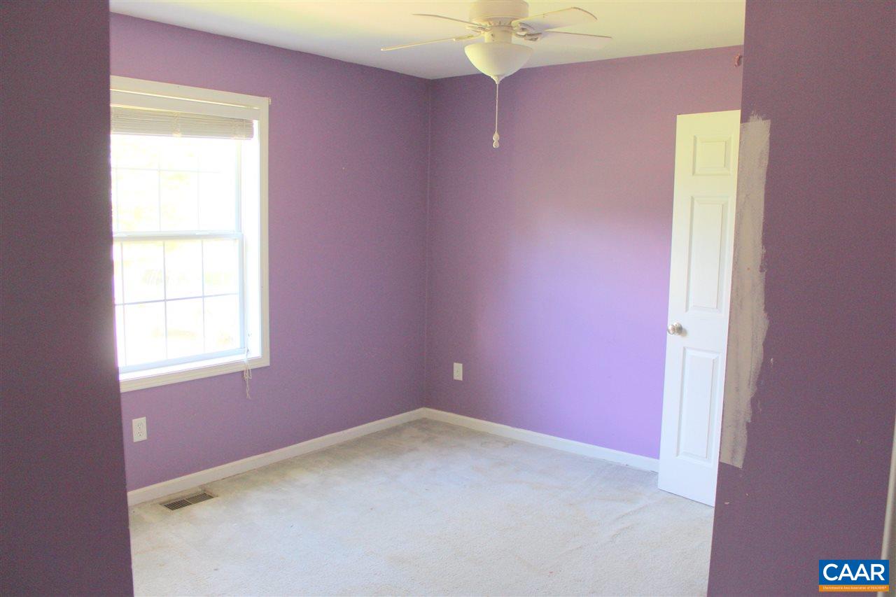 322 Chapel Road Ruckersville, VA 22968 - Photo 9 of 15 an empty room with a window