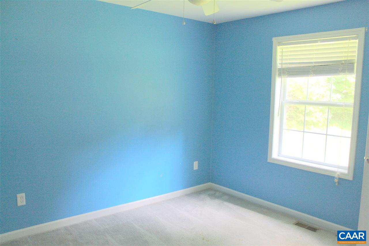 322 Chapel Road Ruckersville, VA 22968 - Photo 10 of 15 an empty room with a window