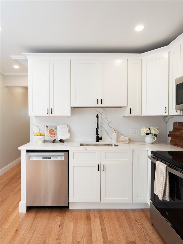 31 Prescott Hall Road Newport, RI 02840 - Photo 33 of 45