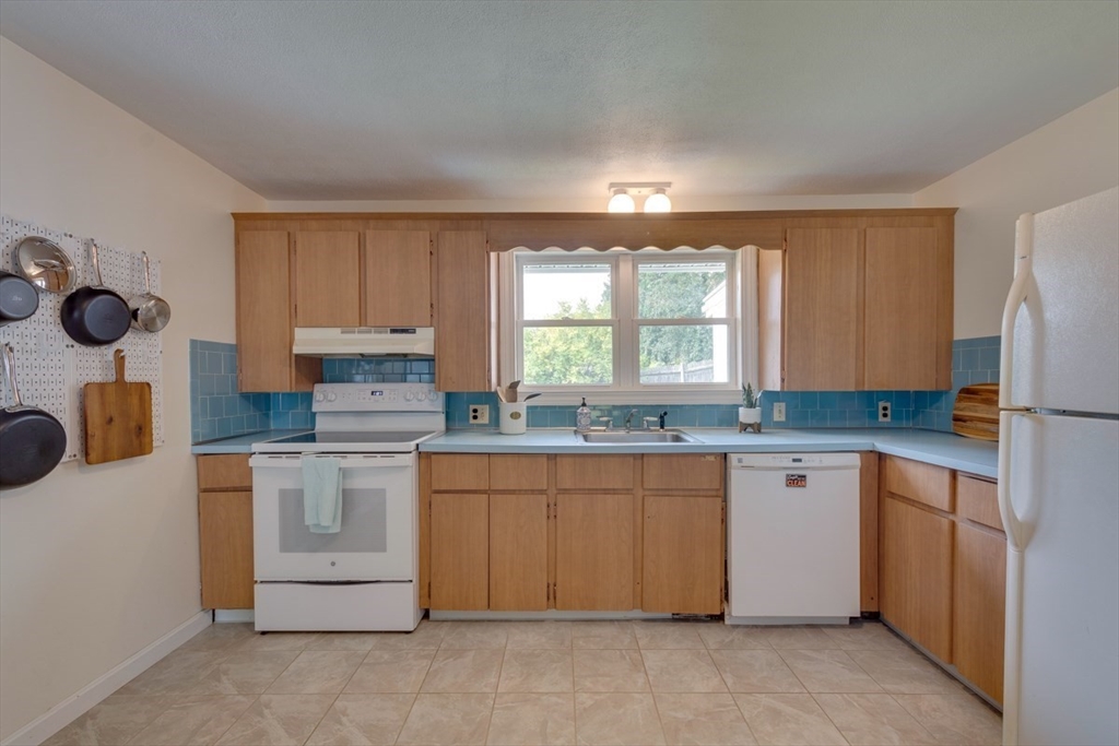 4 Dodge Road Brockton, MA 02302 - Photo 6 of 25