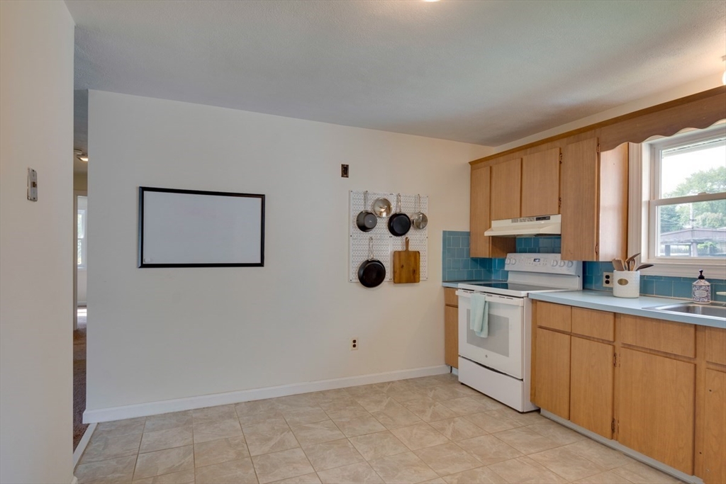 4 Dodge Road Brockton, MA 02302 - Photo 7 of 25