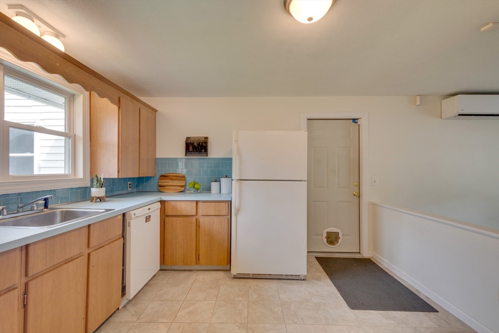 4 Dodge Road Brockton, MA 02302 - Photo 8 of 25