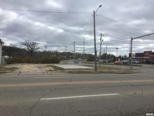 $65,900 | 901-905 North 2nd Street, Clinton, IA 52732