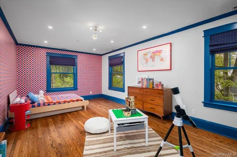 $2,195,000 | 33 Young Avenue, Pelham, NY 10803
