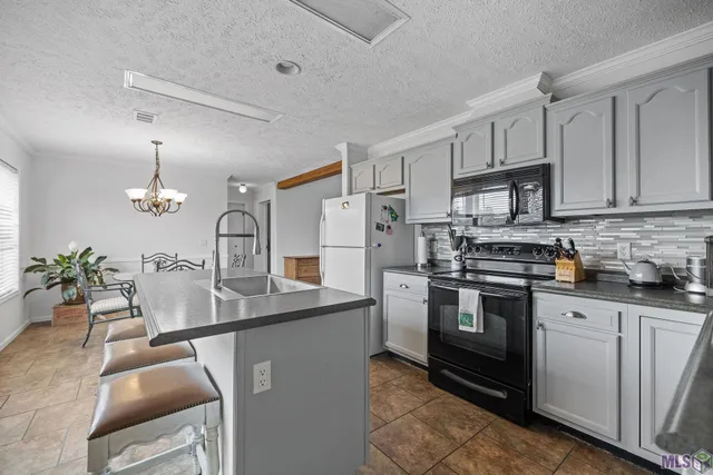 $235,000 | 23611 Riley Road, Pride, LA 70770