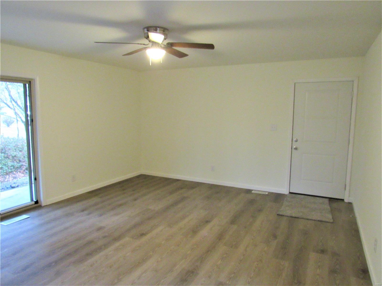4453 Thatcher Road Alton, IL 62002 - Photo 16 of 27