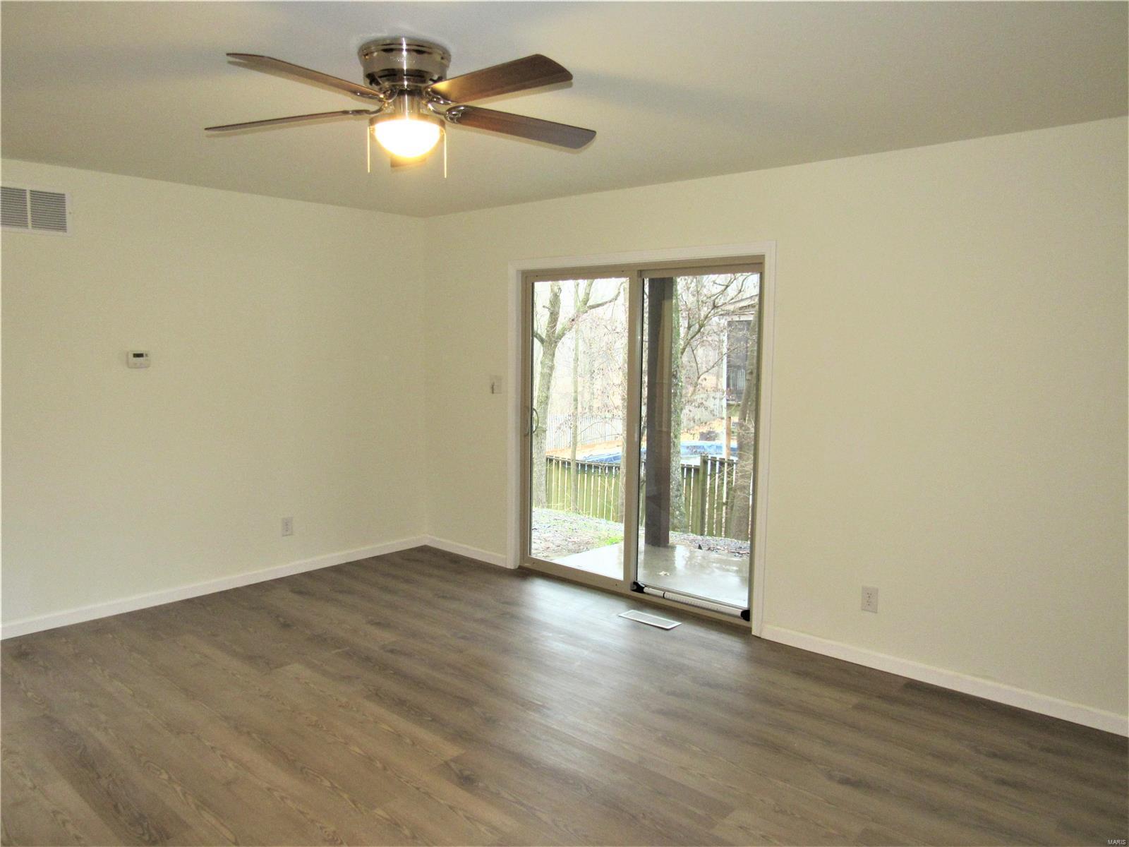 4453 Thatcher Road Alton, IL 62002 - Photo 17 of 27