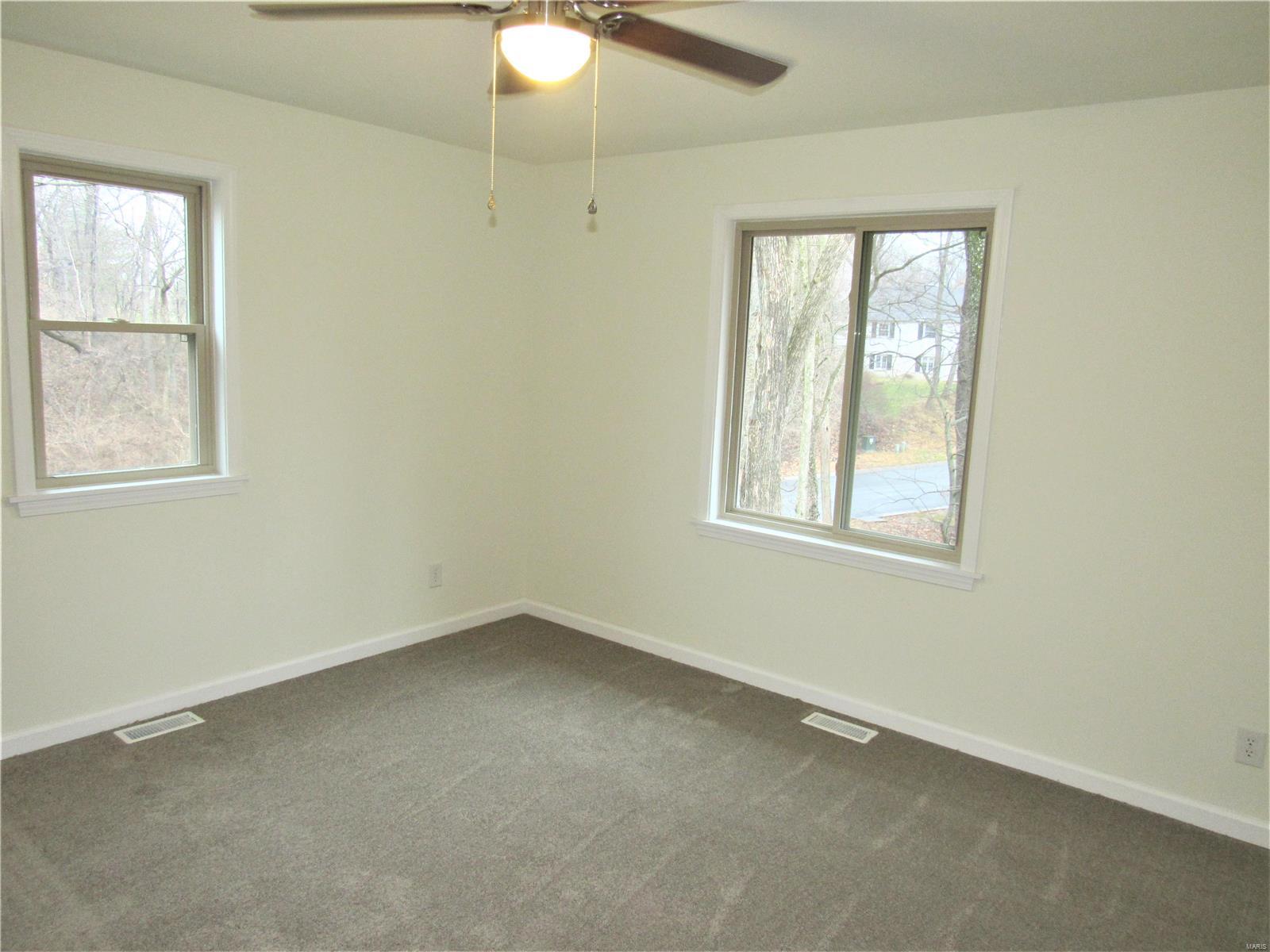 4453 Thatcher Road Alton, IL 62002 - Photo 18 of 27