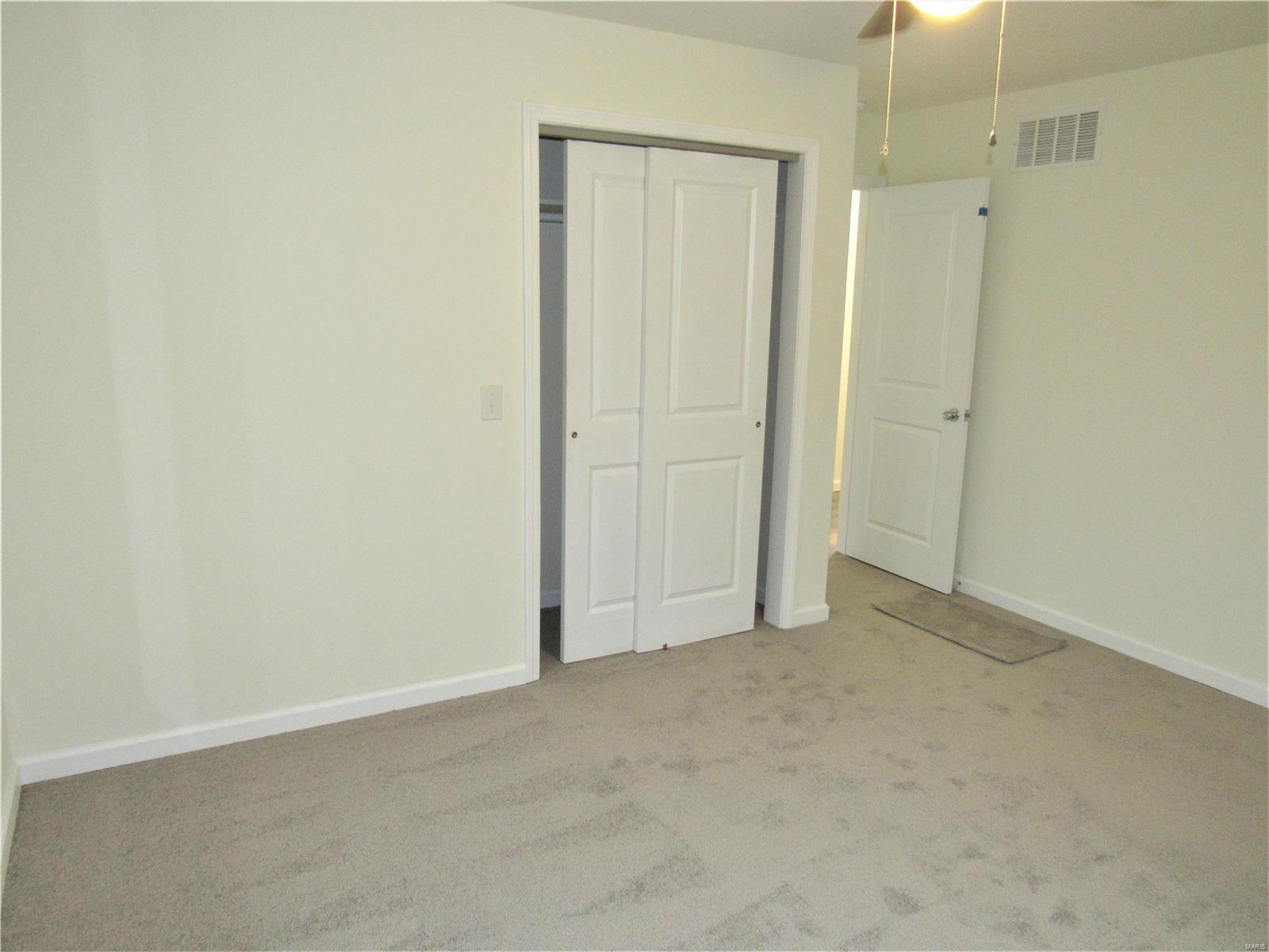 4453 Thatcher Road Alton, IL 62002 - Photo 19 of 27