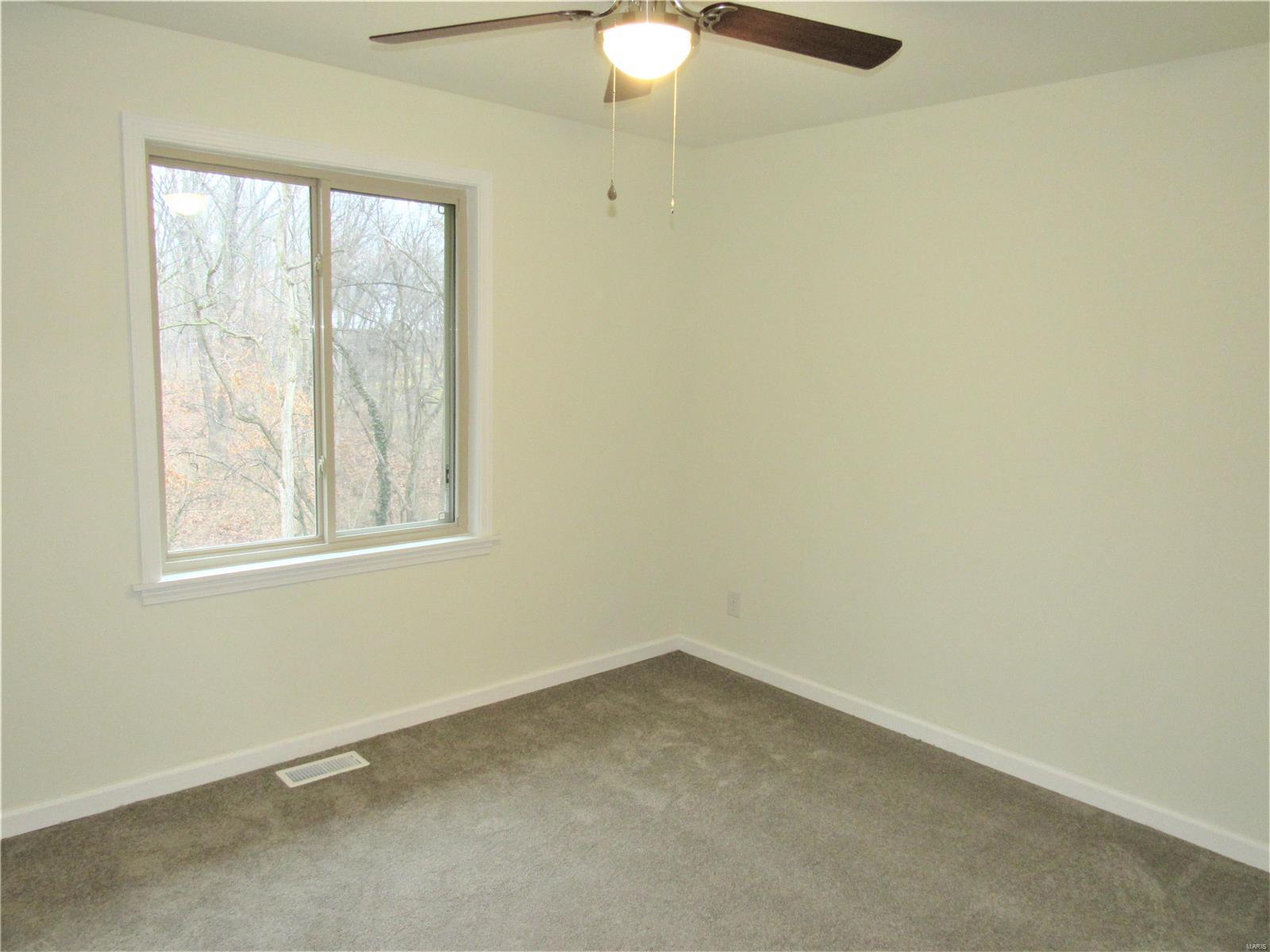 4453 Thatcher Road Alton, IL 62002 - Photo 20 of 27
