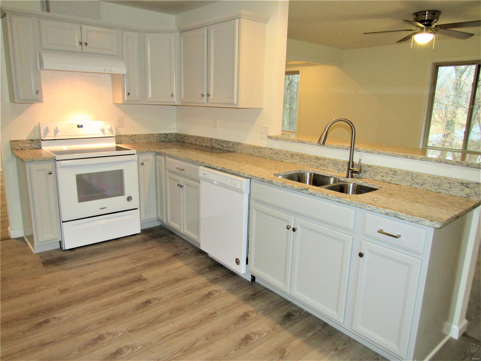 4453 Thatcher Road Alton, IL 62002 - Photo 7 of 27