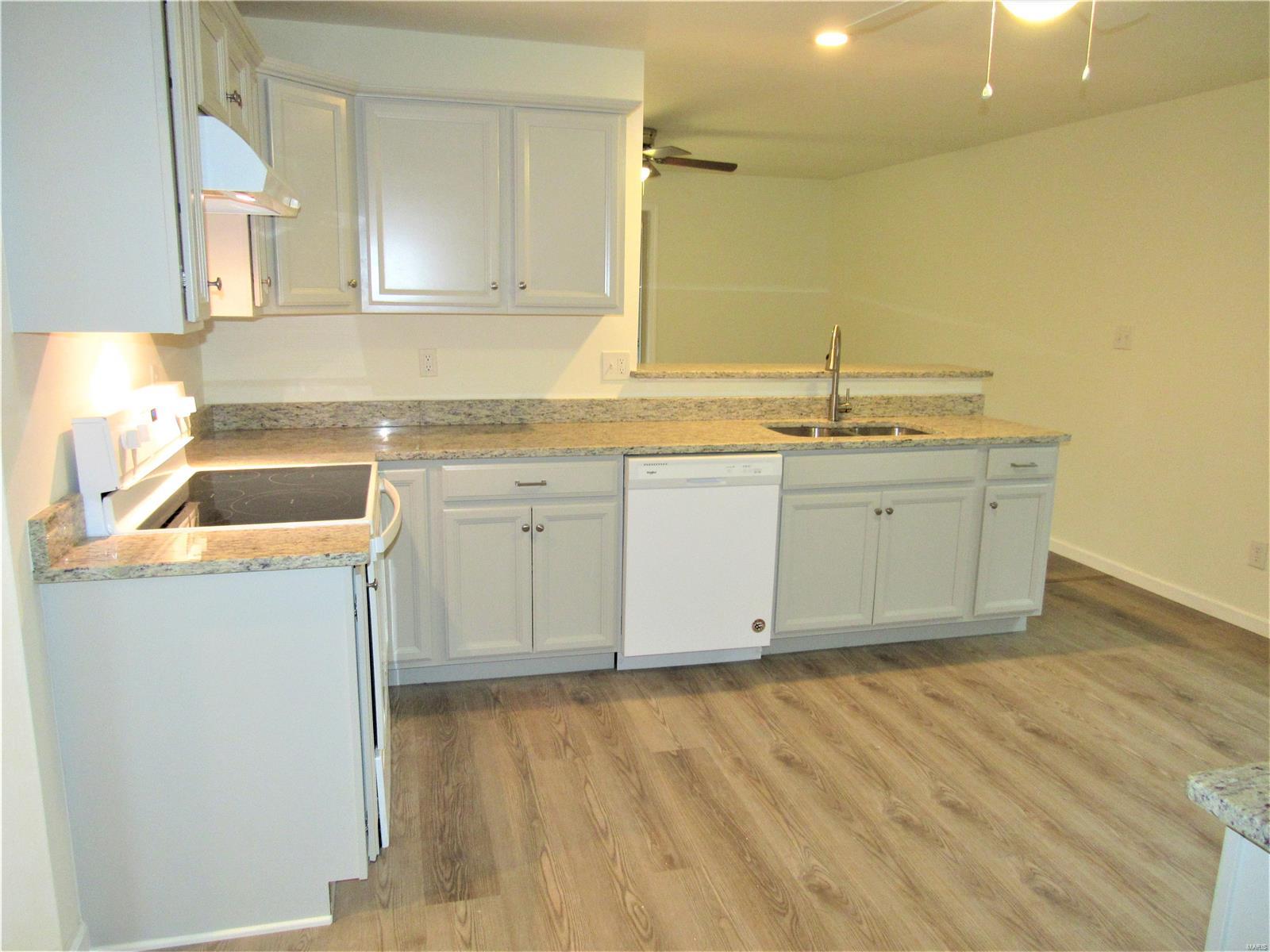4453 Thatcher Road Alton, IL 62002 - Photo 8 of 27
