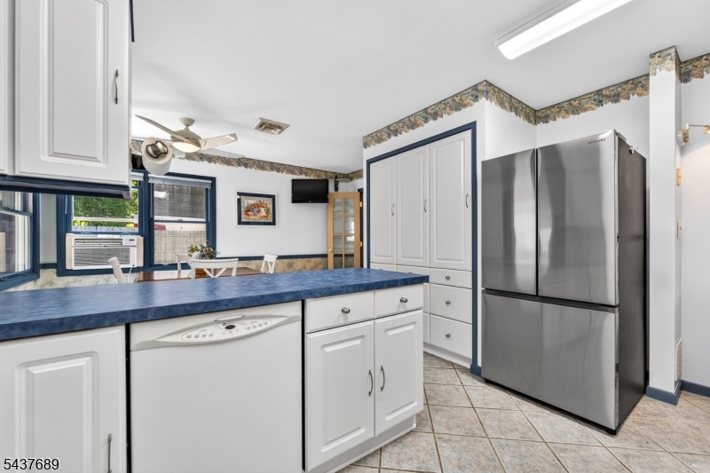 1813 Washington Valley Road Bridgewater, NJ 08836 - Photo 18 of 45