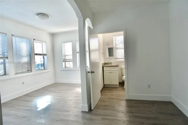 $1,600 | 501 Southwest 6th Court, Unit 101, Miami, FL 33130