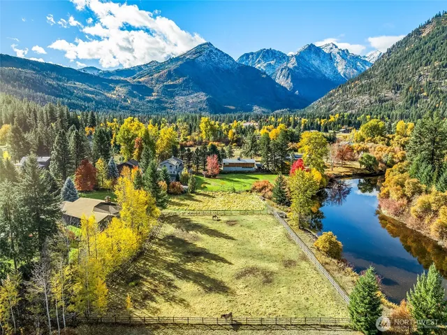 a view of an outdoor space