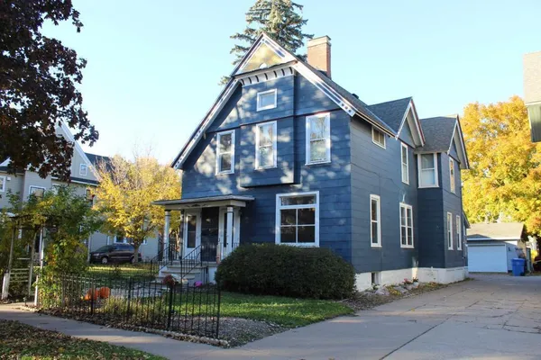 $269,900 | 724 West Broadway Street, Winona, MN 55987
