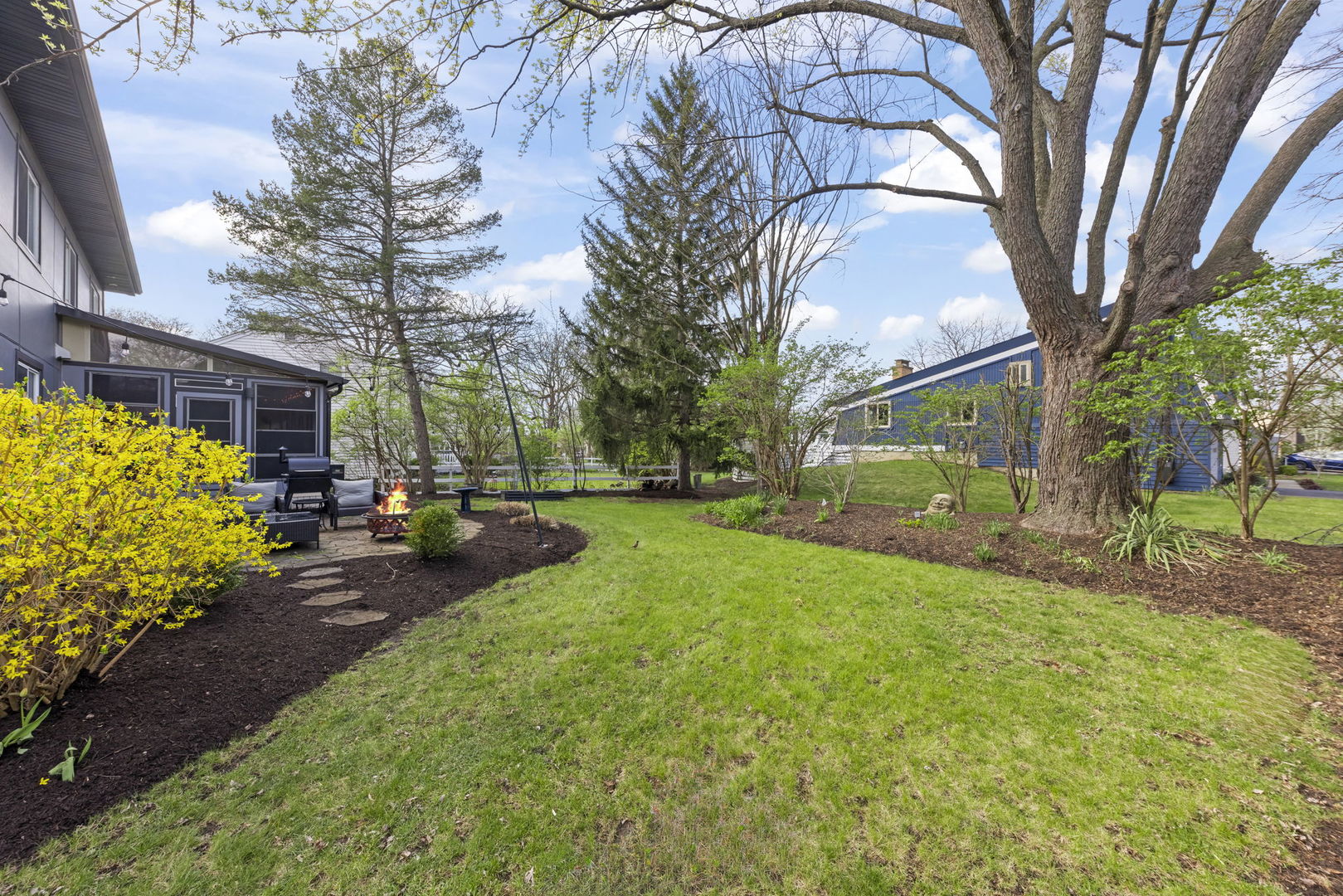 1925 Coach Drive Naperville, IL 60565 - Photo 12 of 41