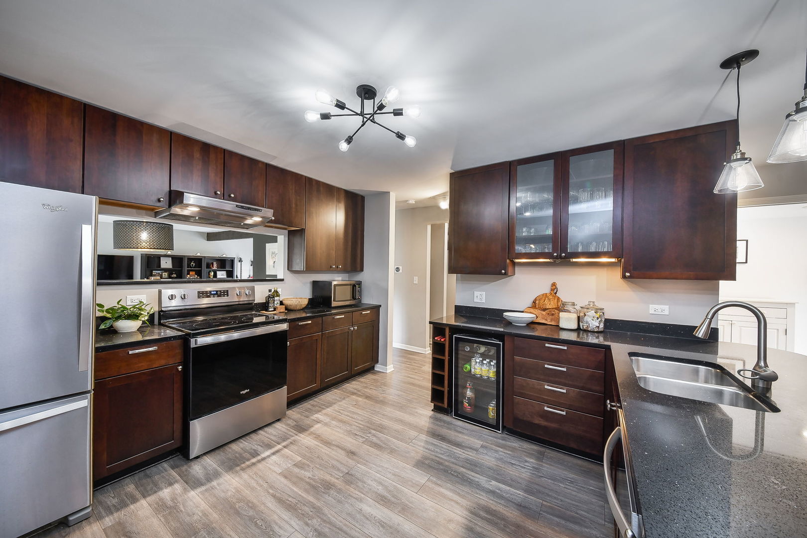 1925 Coach Drive Naperville, IL 60565 - Photo 17 of 41